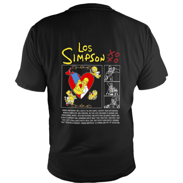 Remera Homero y Marge Enamorados Negra